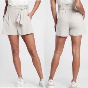Athleta Skyline Shorts II Beige size 4